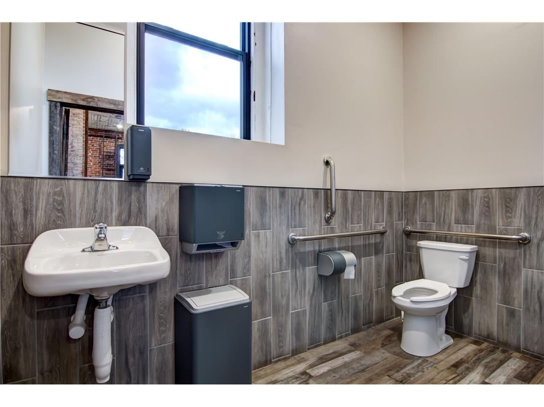 1004 Menomonie Street Eau Claire WI 54703 1589079 image23