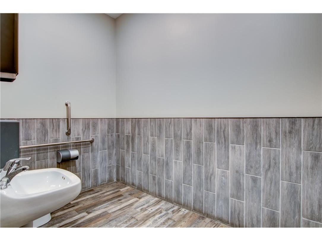 1004 Menomonie Street Eau Claire WI 54703 1589079 image24