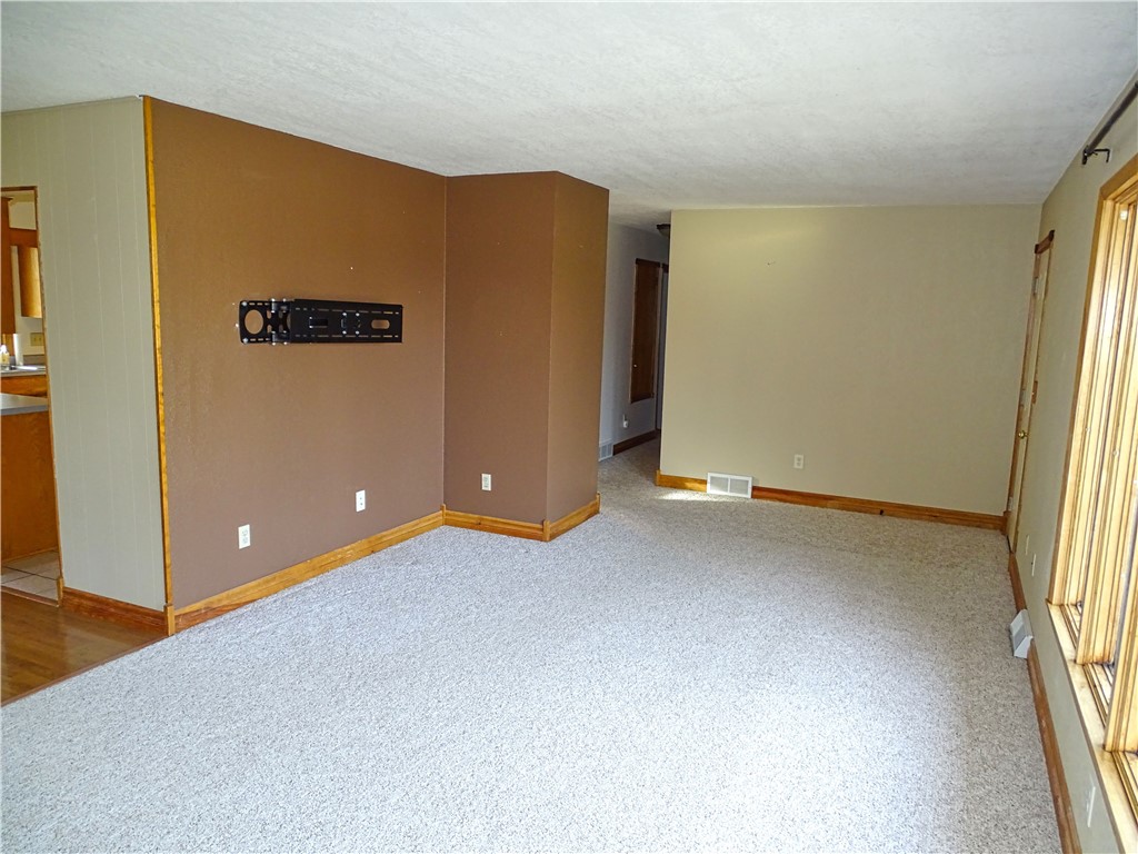 1004 Prissel Street Durand WI 54736 1598791 image11