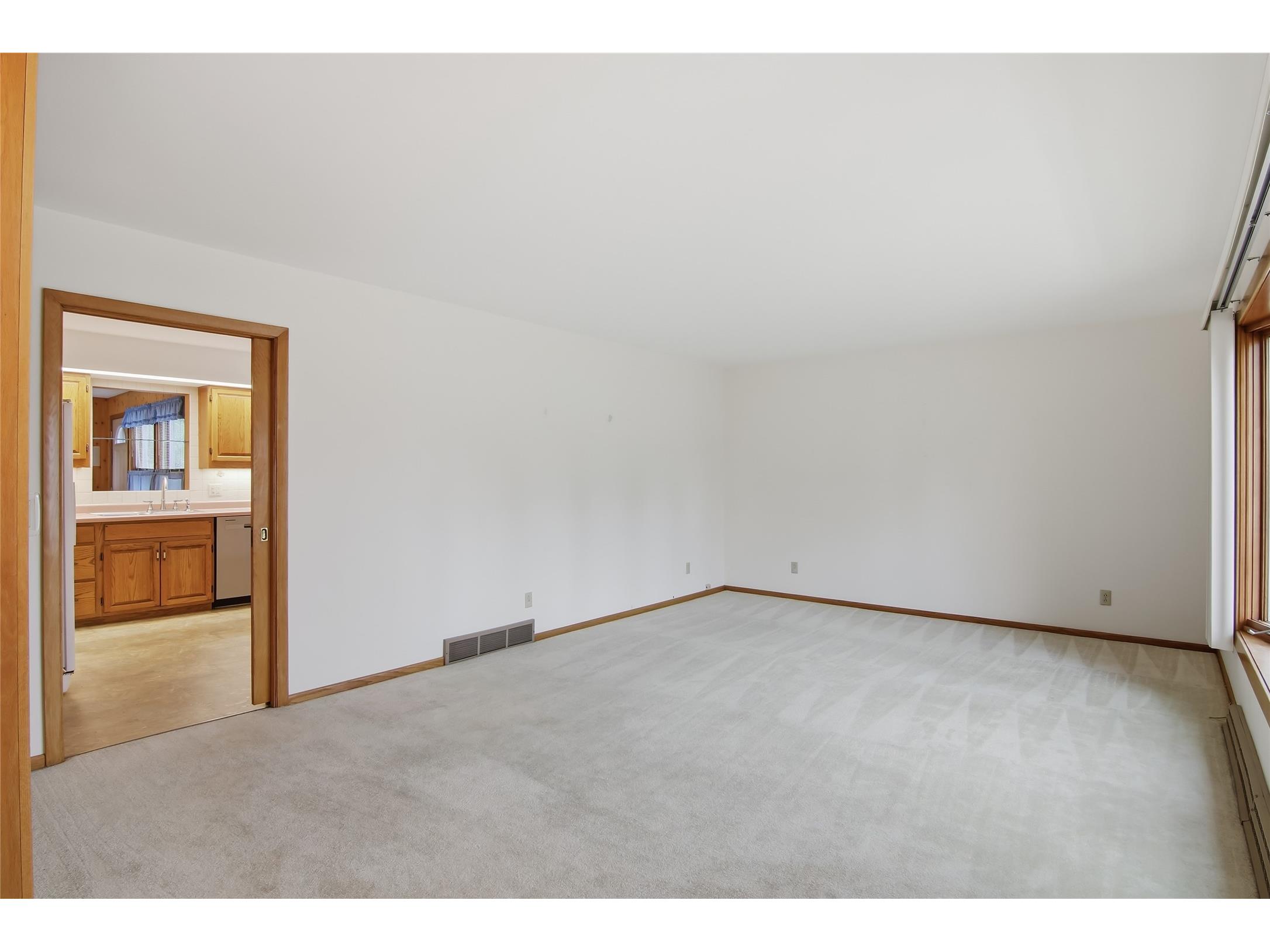 1008 W Cedar Street Chippewa Falls WI 54729 1602380 image11