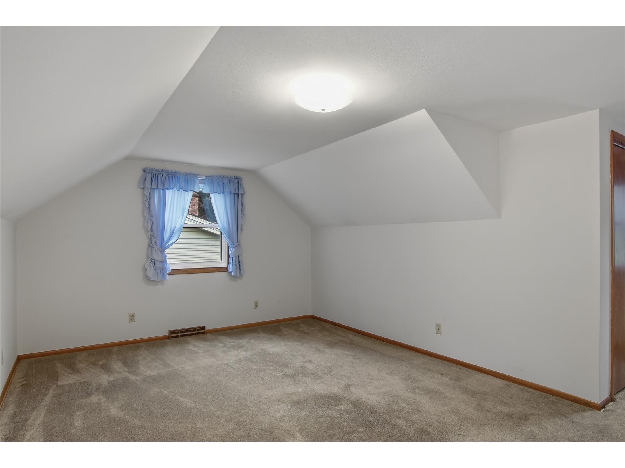 1008 W Cedar Street Chippewa Falls WI 54729 1602380 image23