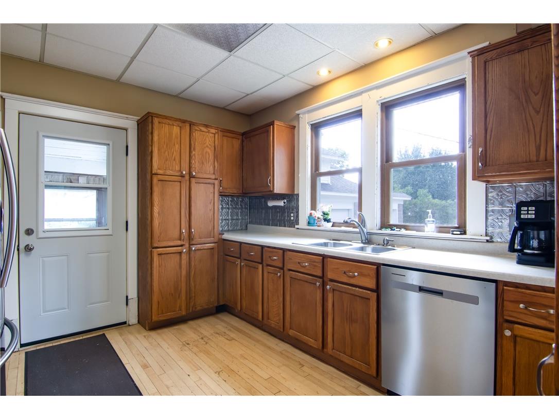 1011 6th Avenue Eau Claire WI 54703 1594665 image9