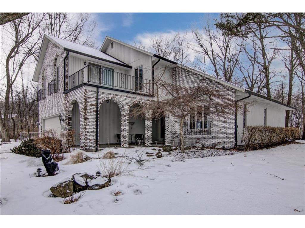 1011 Skyview Drive, Altoona, WI 54720 MLS 1516084 Edina Realty