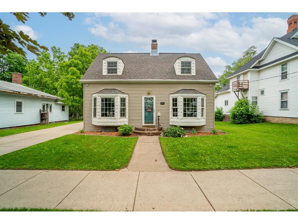 1015 Wilson Avenue Menomonie WI 54751 1603157 image1