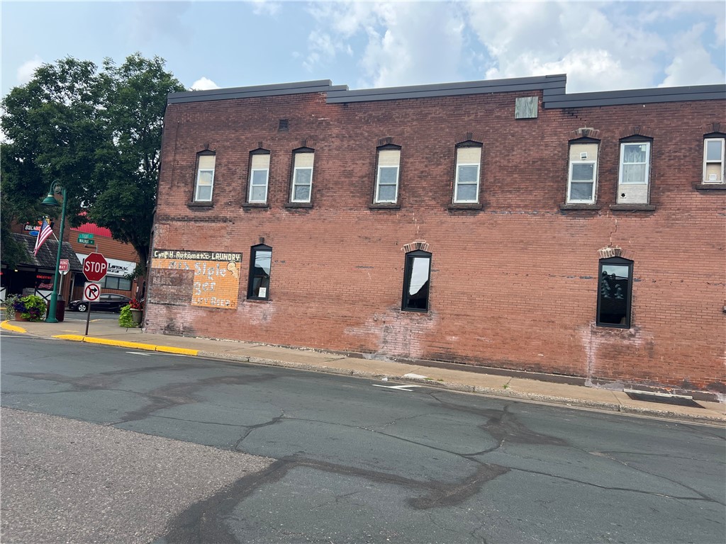 102 Walnut Street Spooner WI 54801 1584650 image5