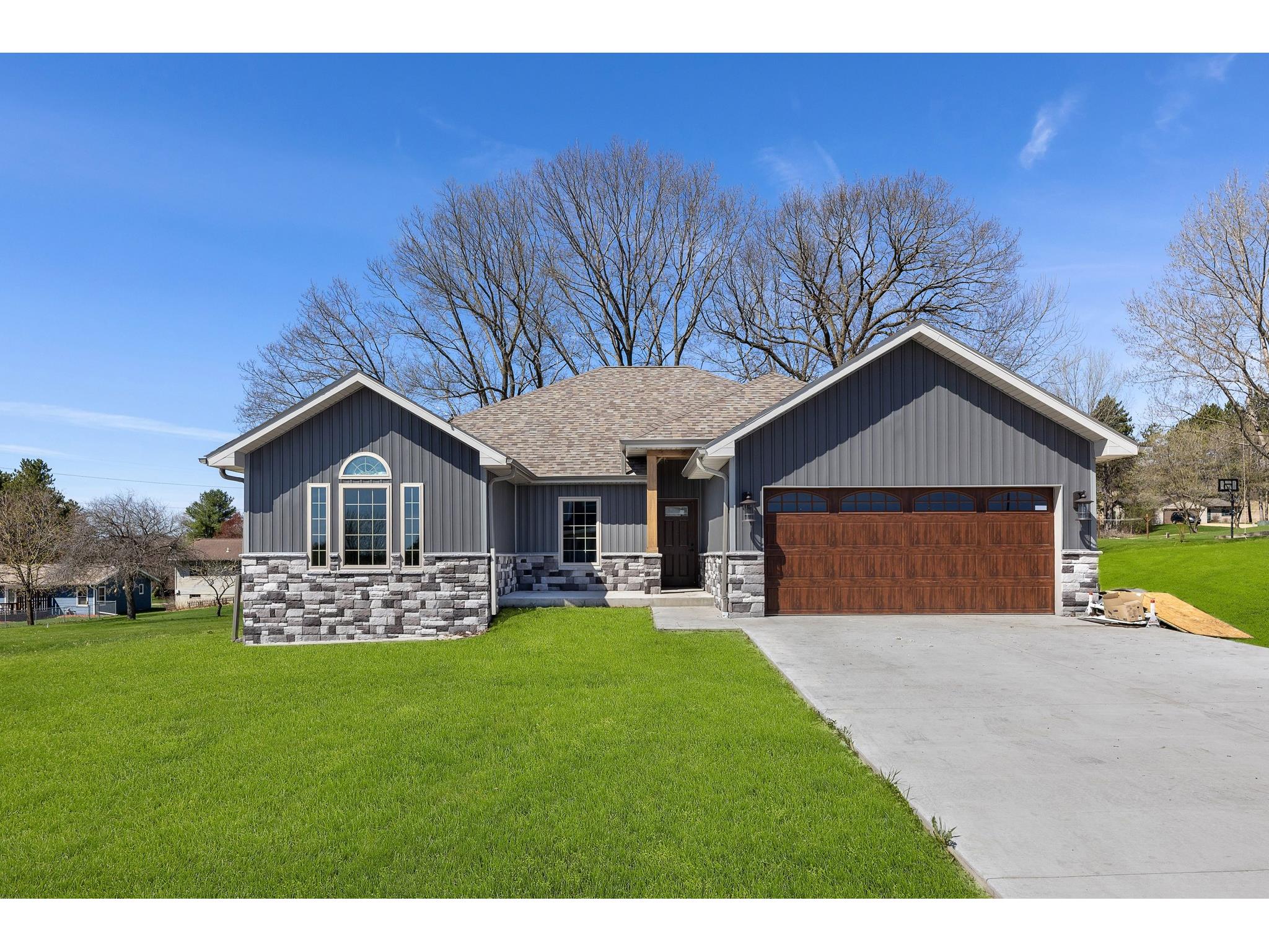 1020 Spruce Street Black River Falls WI 54615 1599787 image1