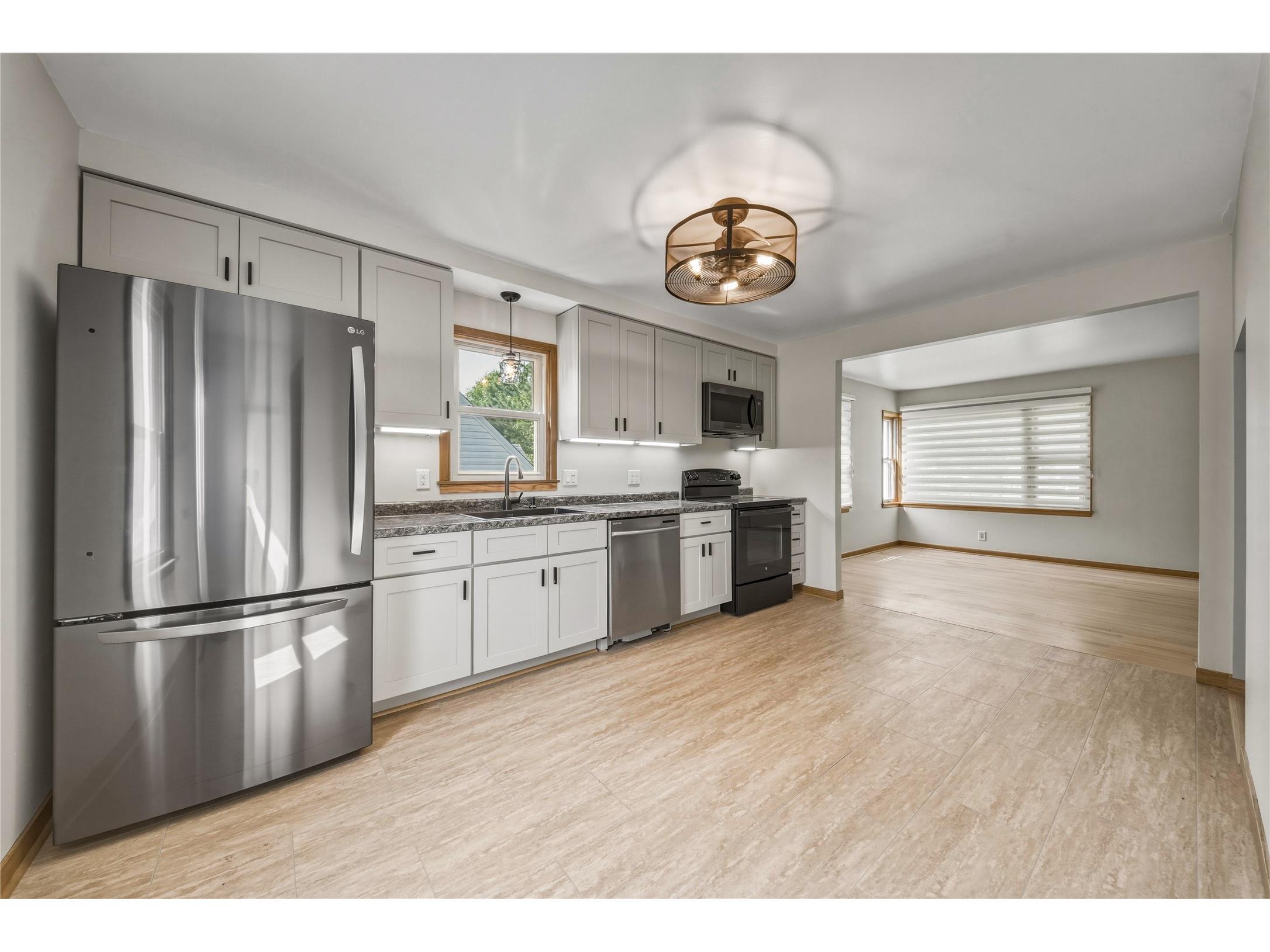 1021 Essex Street Eau Claire WI 54703 1601161 image12