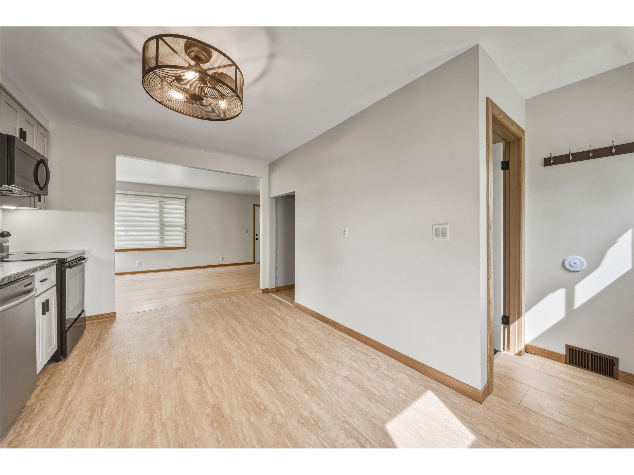 1021 Essex Street Eau Claire WI 54703 1601161 image13