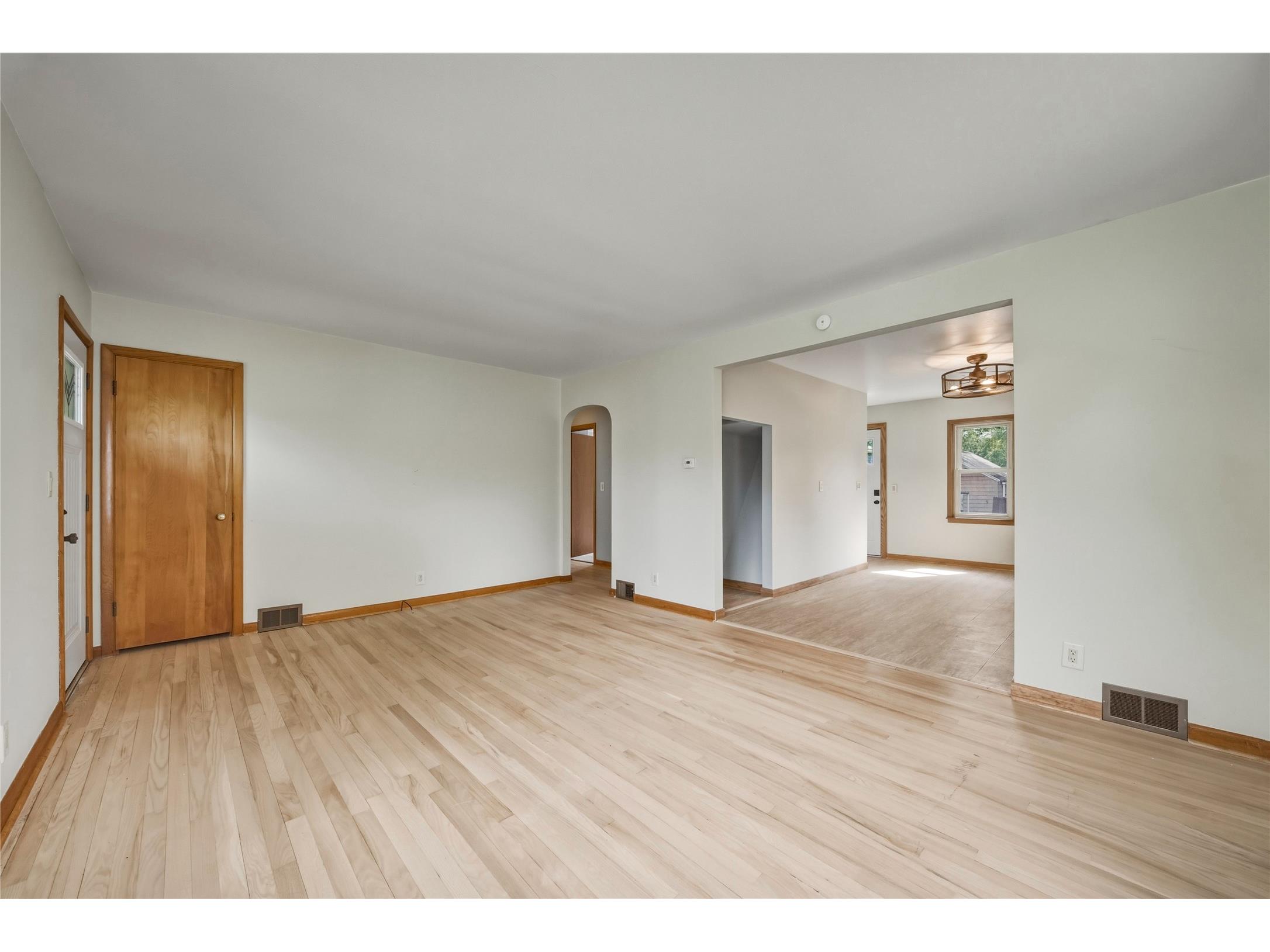 1021 Essex Street Eau Claire WI 54703 1601161 image15