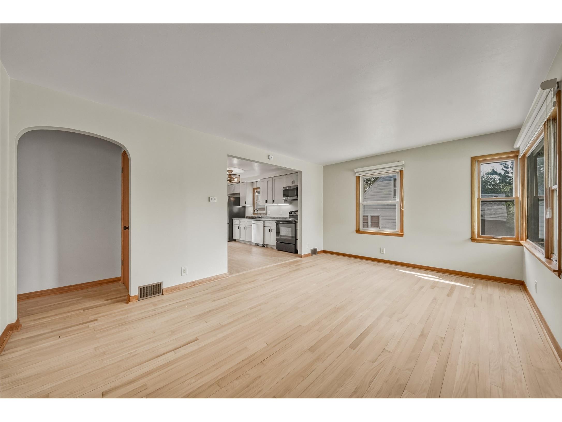 1021 Essex Street Eau Claire WI 54703 1601161 image16