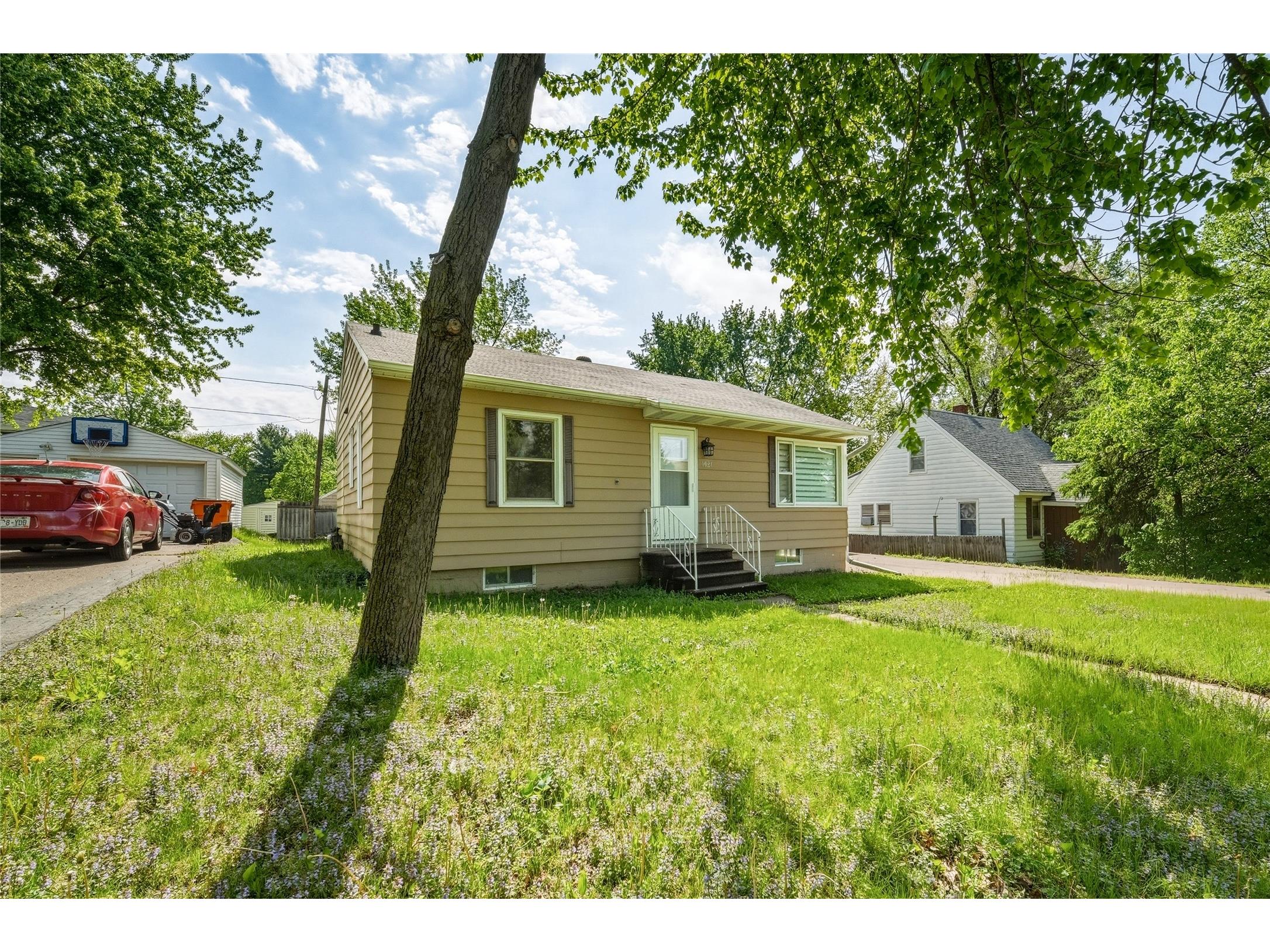 1021 Essex Street Eau Claire WI 54703 1601161 image2