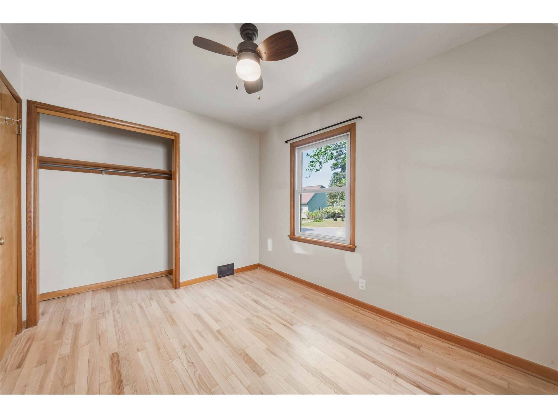 1021 Essex Street Eau Claire WI 54703 1601161 image20