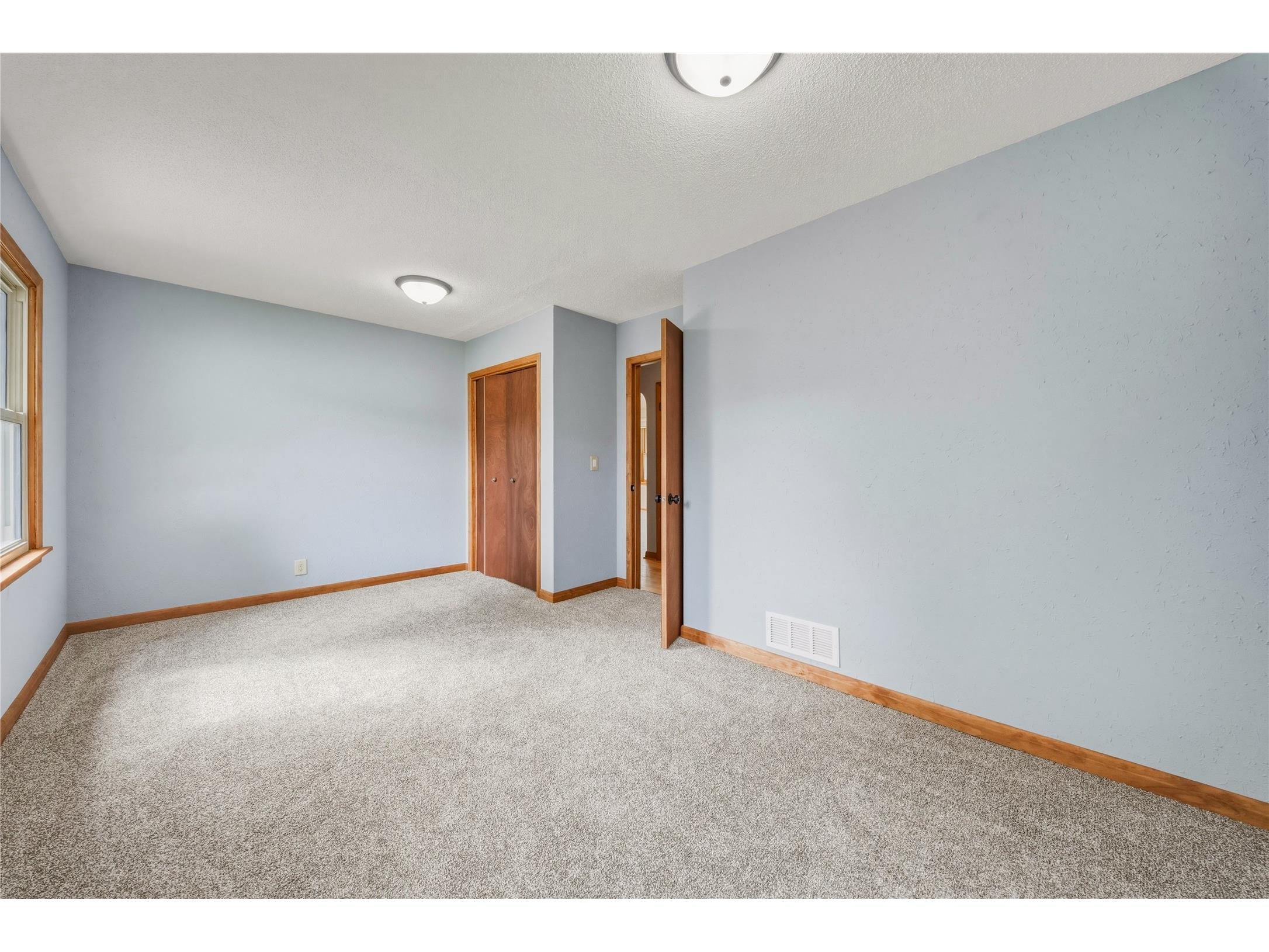 1021 Essex Street Eau Claire WI 54703 1601161 image24