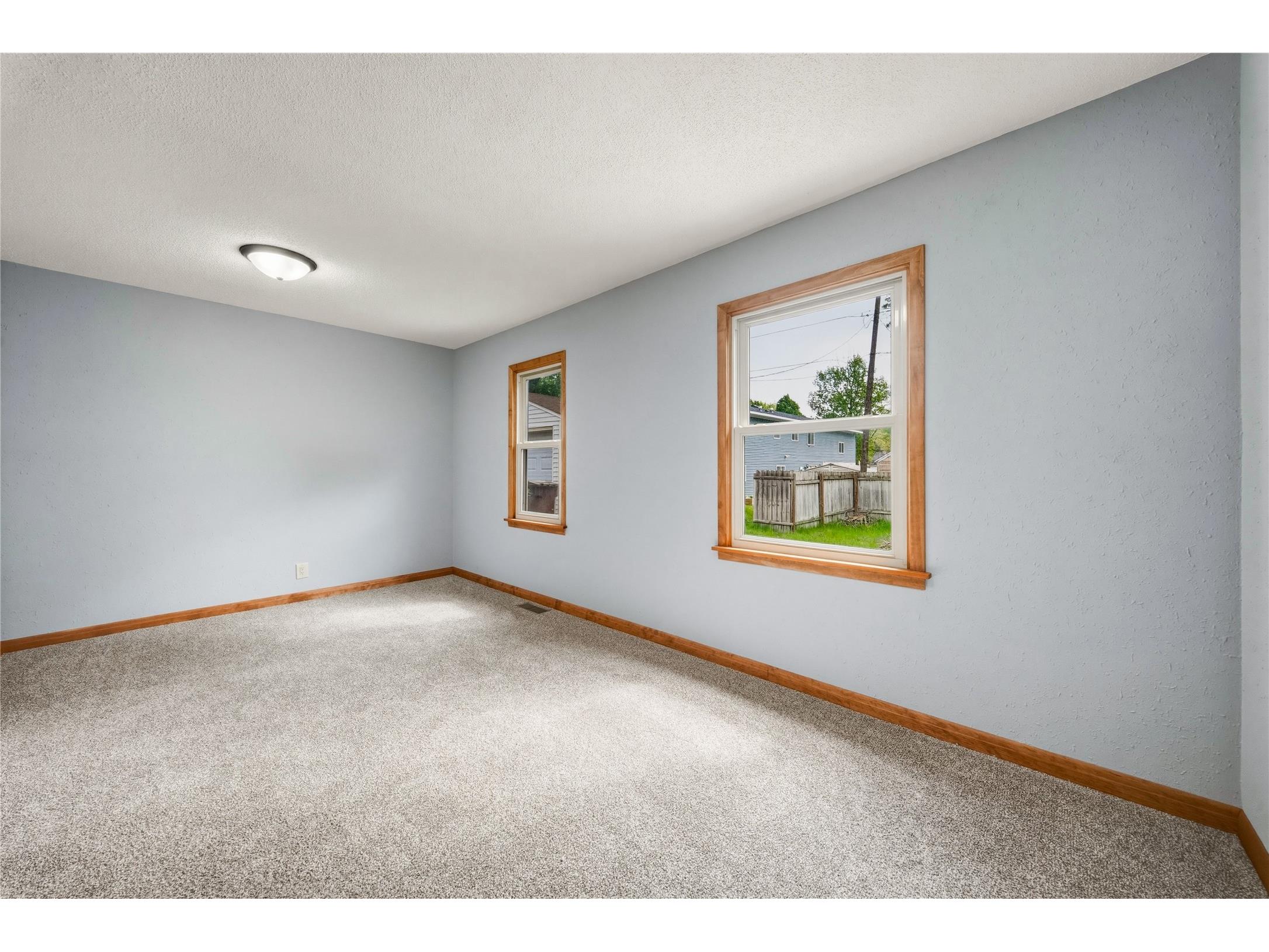 1021 Essex Street Eau Claire WI 54703 1601161 image25