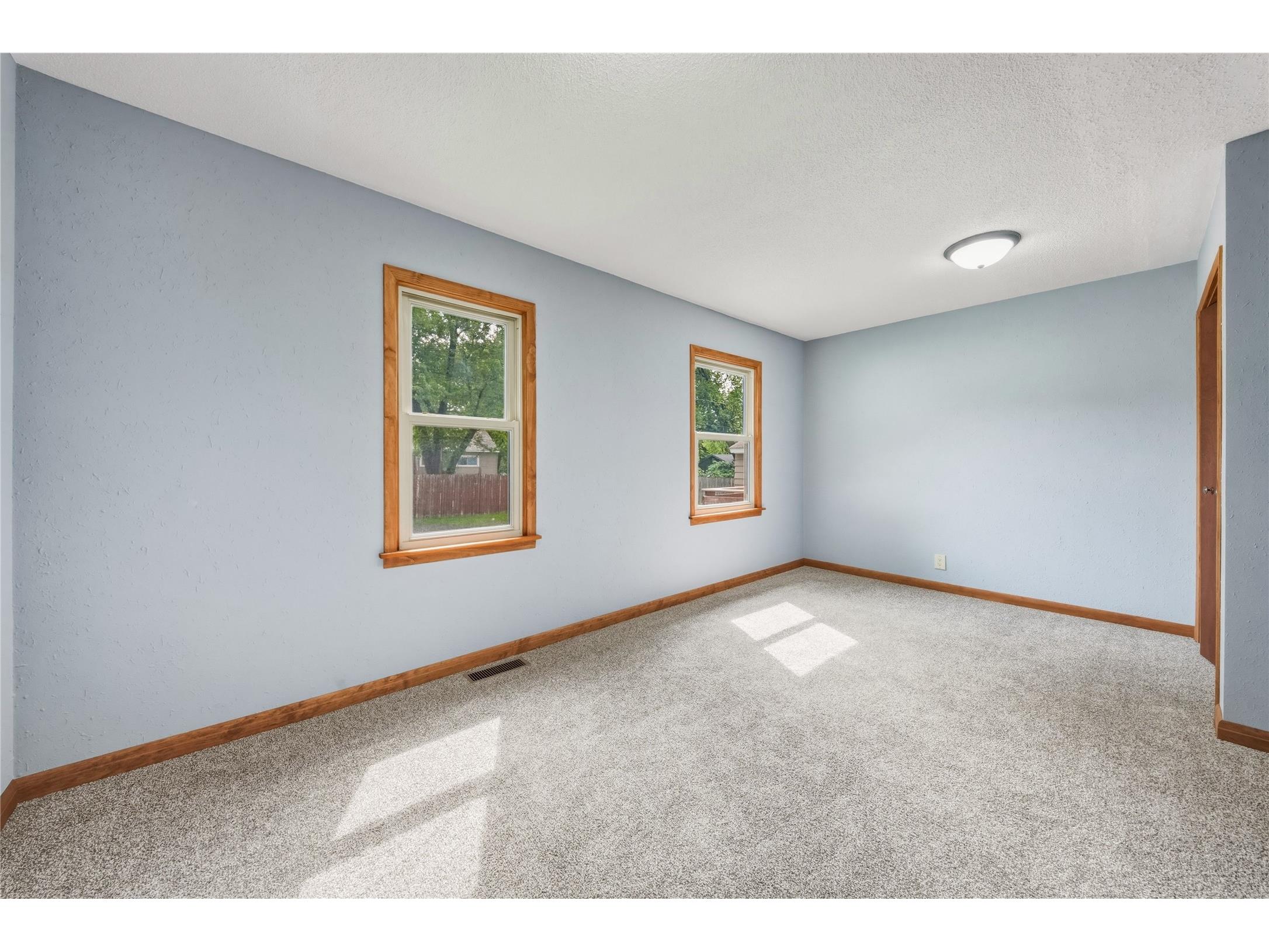 1021 Essex Street Eau Claire WI 54703 1601161 image26