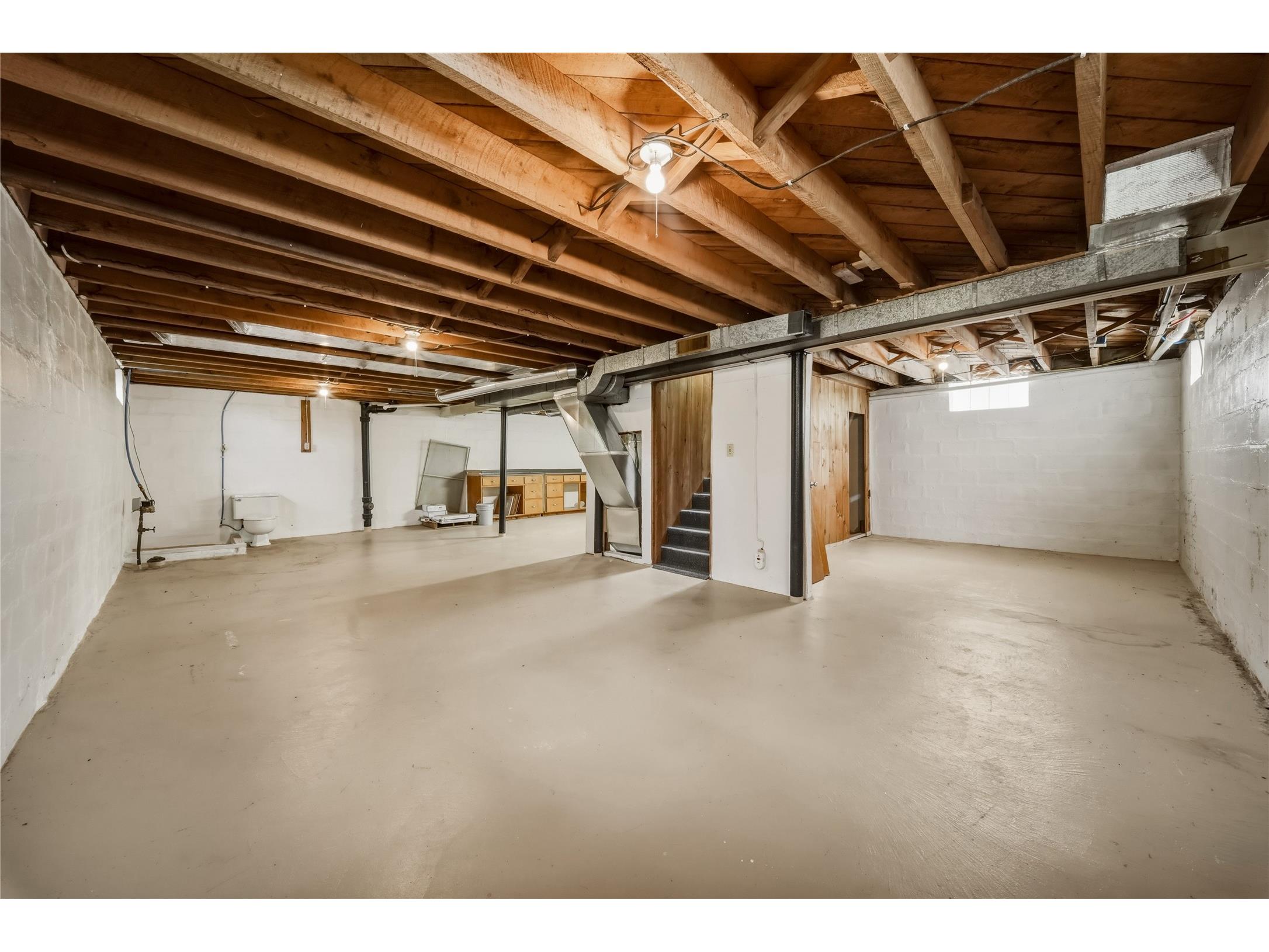 1021 Essex Street Eau Claire WI 54703 1601161 image27