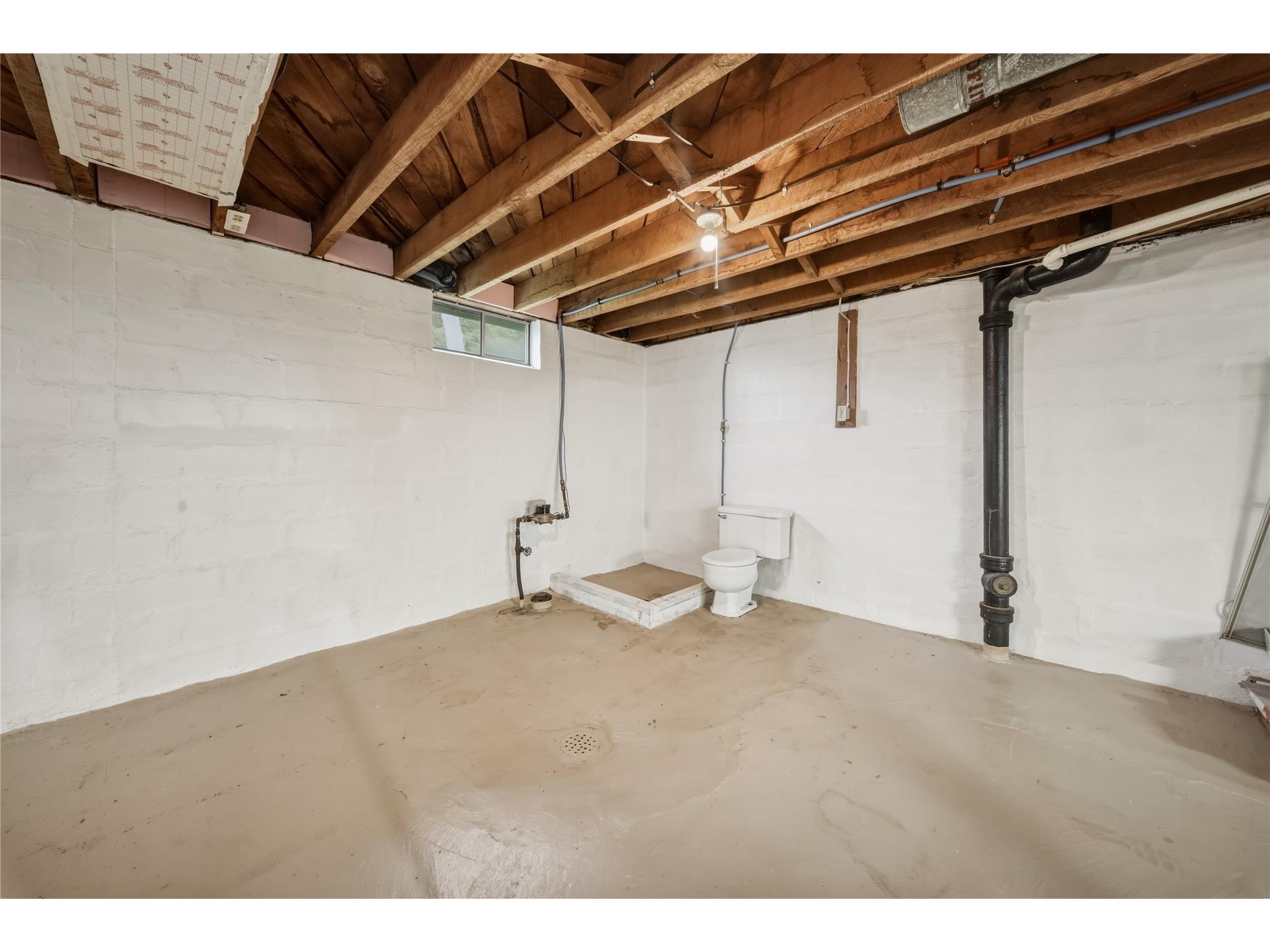 1021 Essex Street Eau Claire WI 54703 1601161 image28