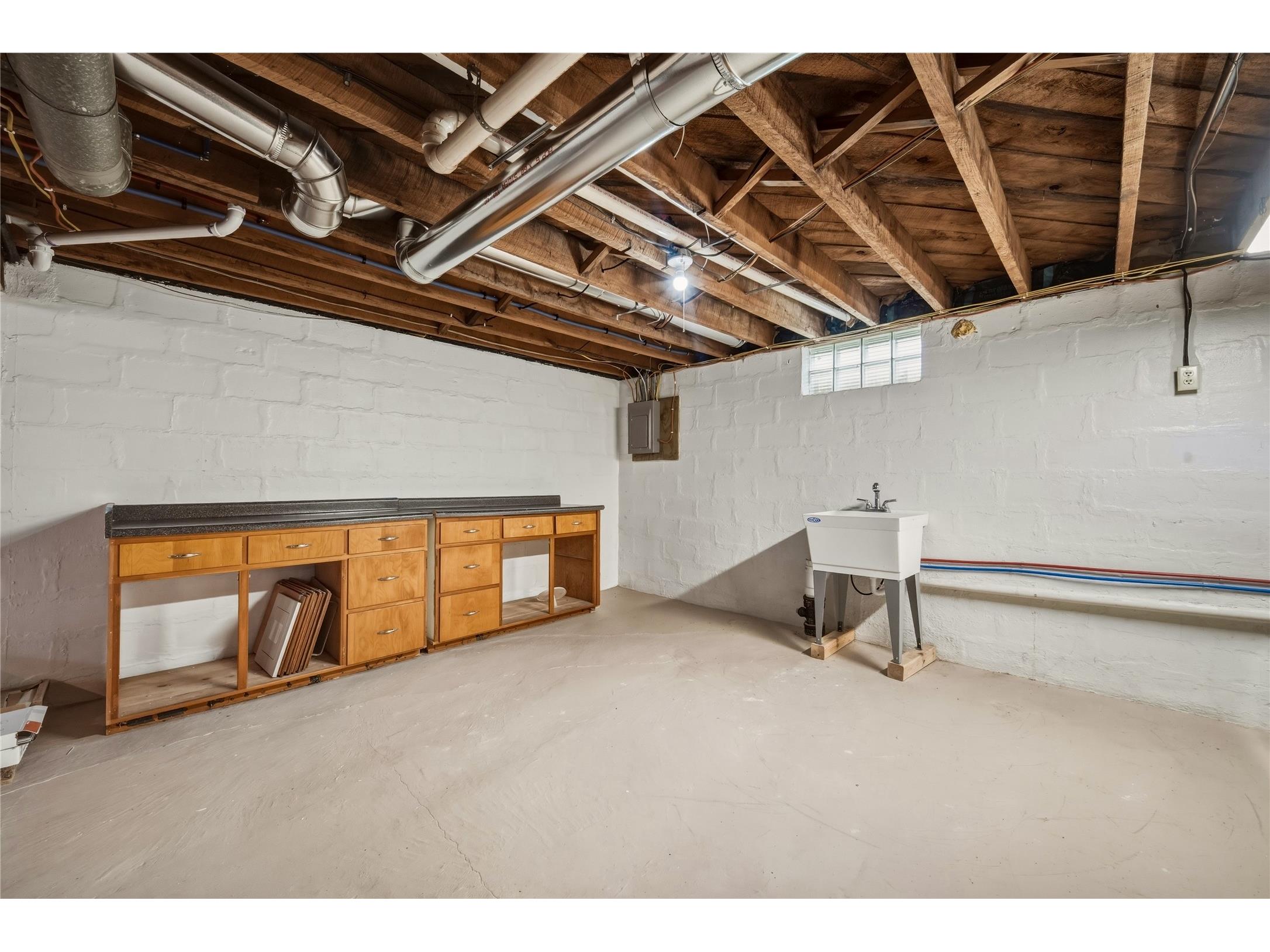 1021 Essex Street Eau Claire WI 54703 1601161 image31