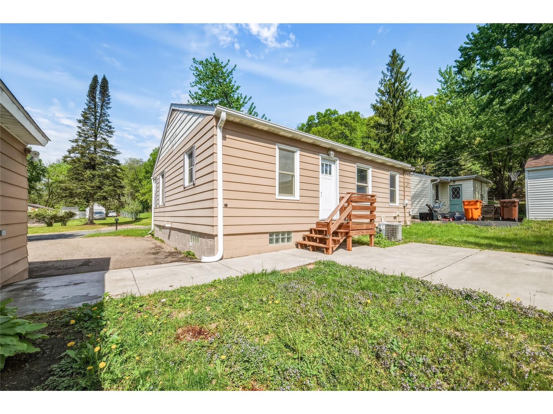1021 Essex Street Eau Claire WI 54703 1601161 image4