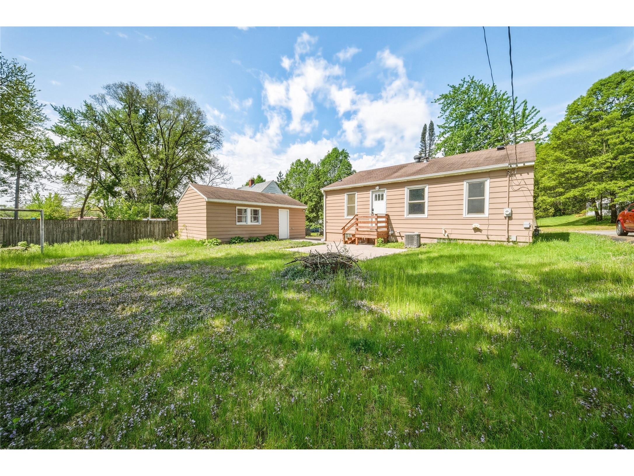 1021 Essex Street Eau Claire WI 54703 1601161 image6