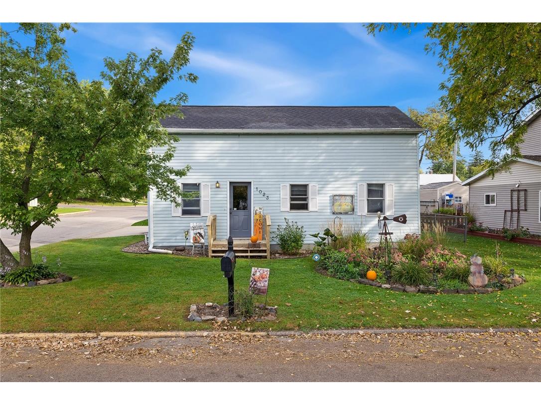 1023 Main Street Black River Falls WI 54615 1596070 image1