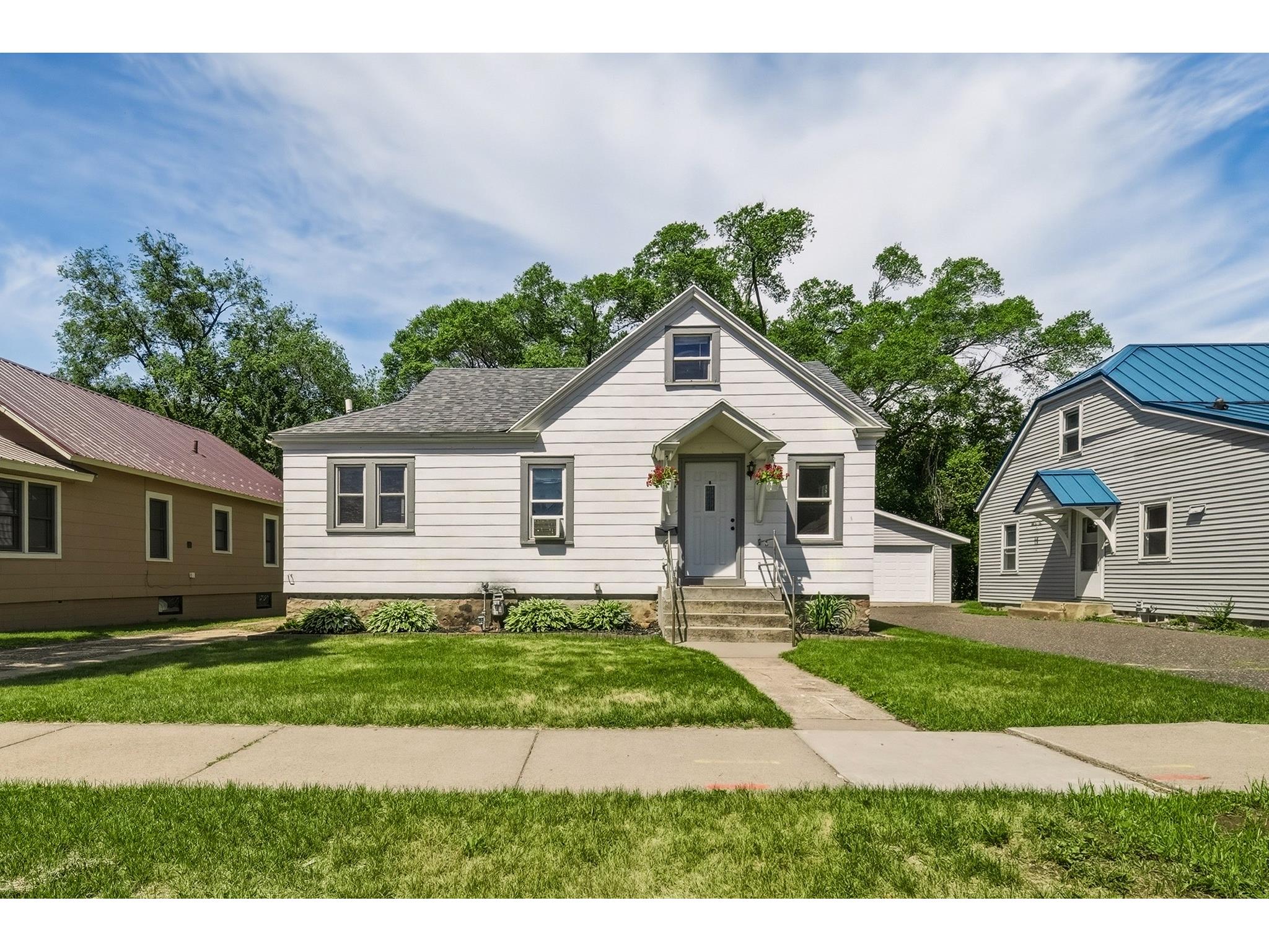 1025 Main Street Bloomer WI 54724 1602435 image1