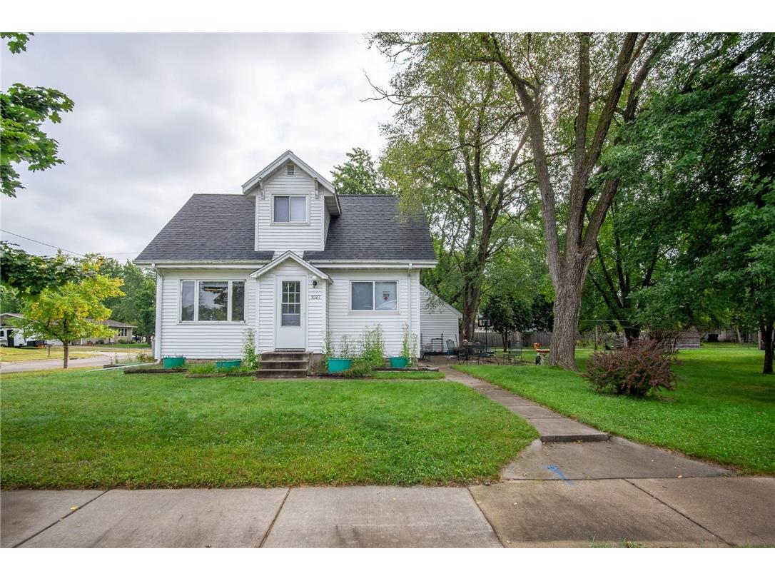 1027 Pershing Street Eau Claire WI 54703 1595551 image1