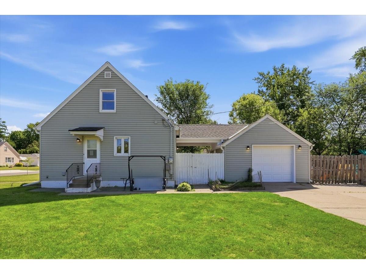 103 E Grant Avenue Eau Claire WI 54701 1601141 image2