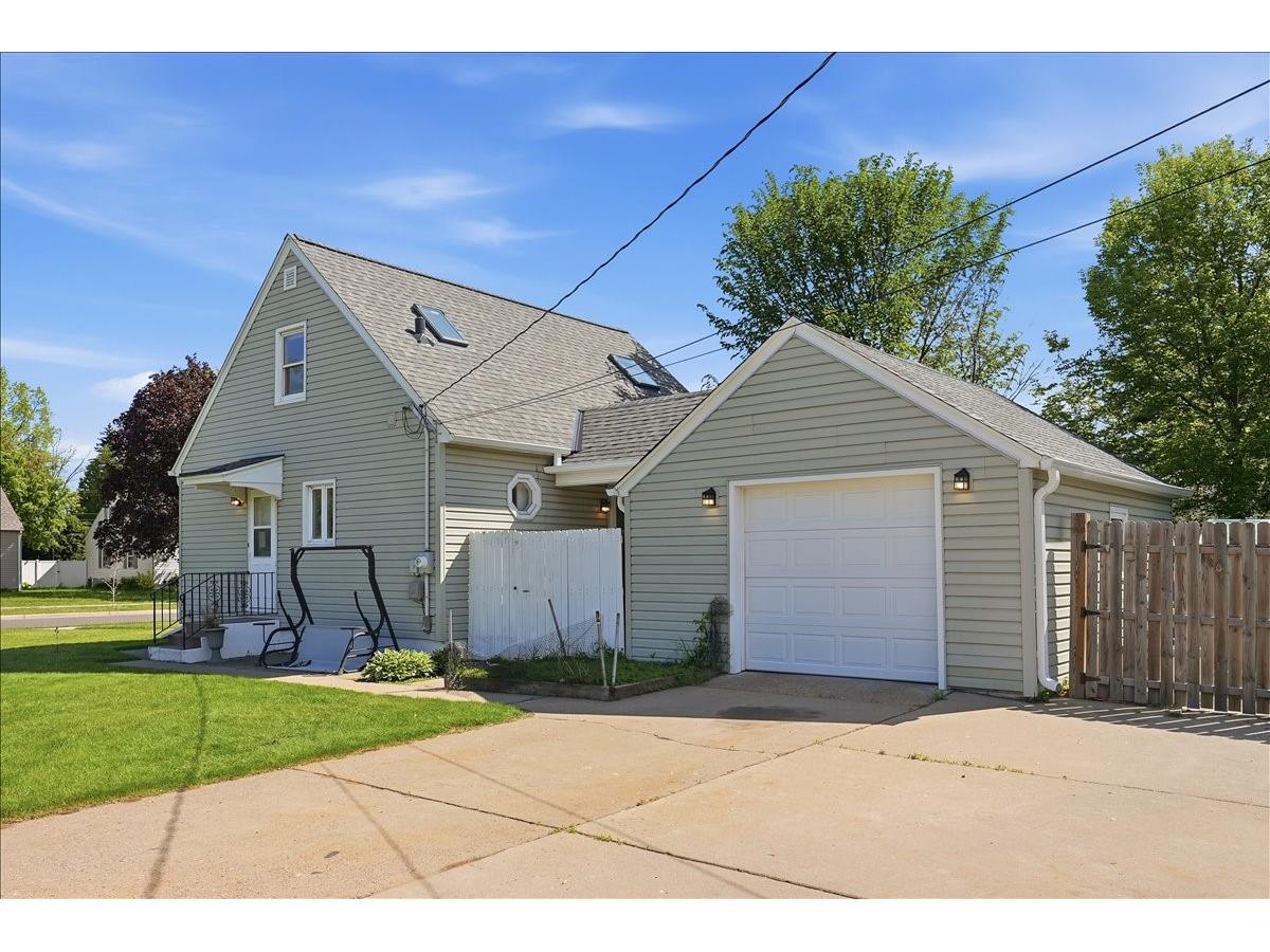 103 E Grant Avenue Eau Claire WI 54701 1601141 image25