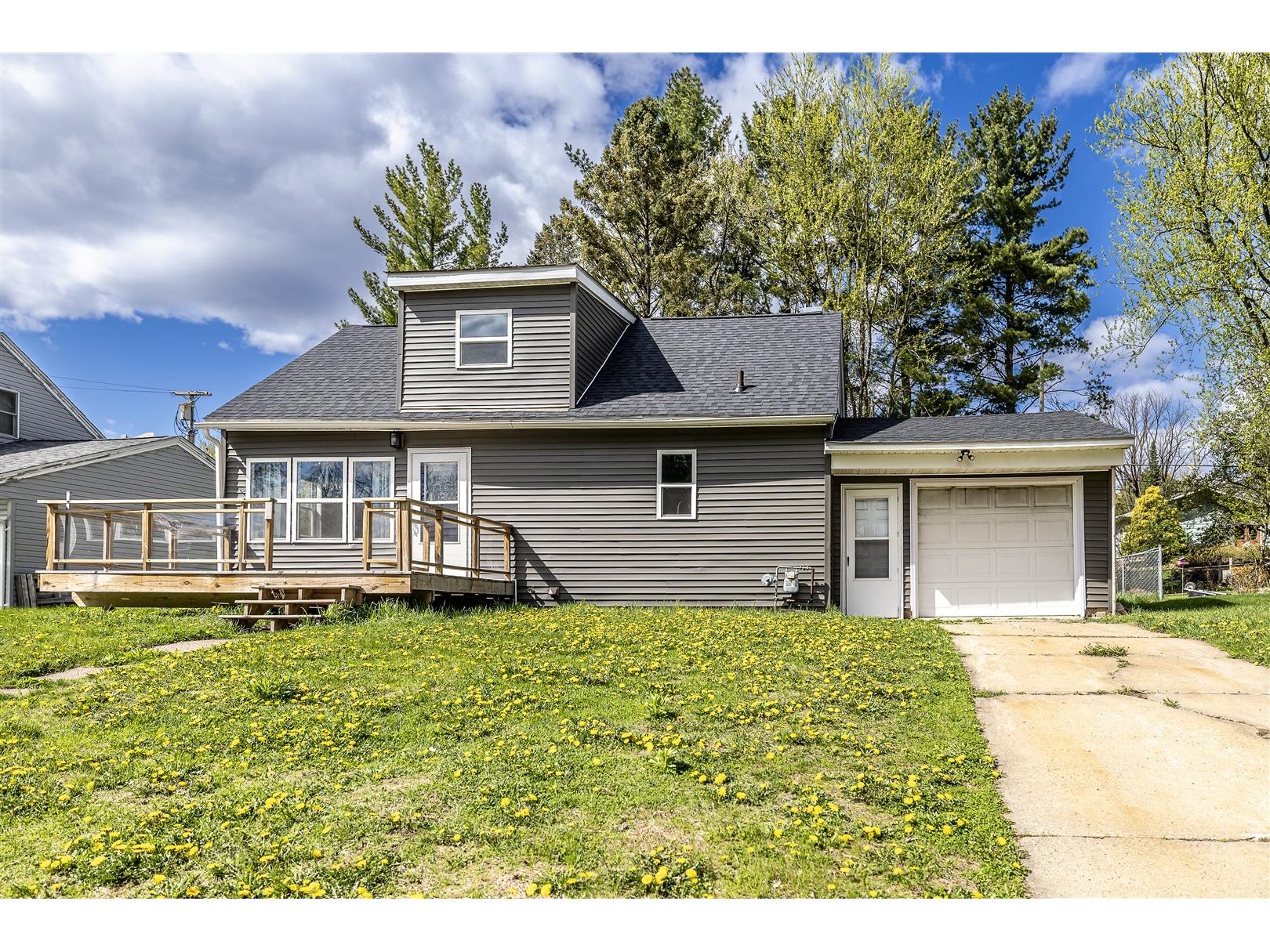 1031 Van Buren Street Black River Falls WI 54615 1600582 image1
