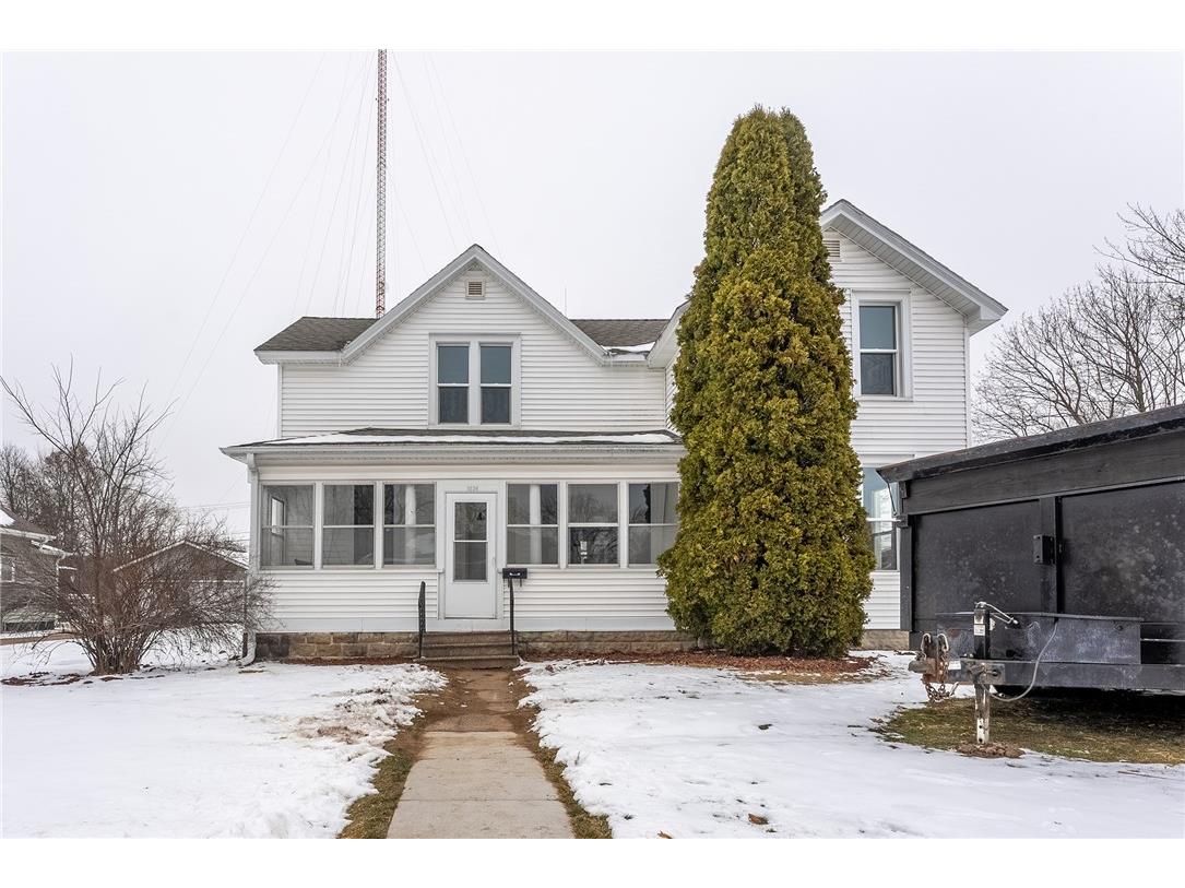 1034 Warren Street Chippewa Falls WI 54729 1587906 image1