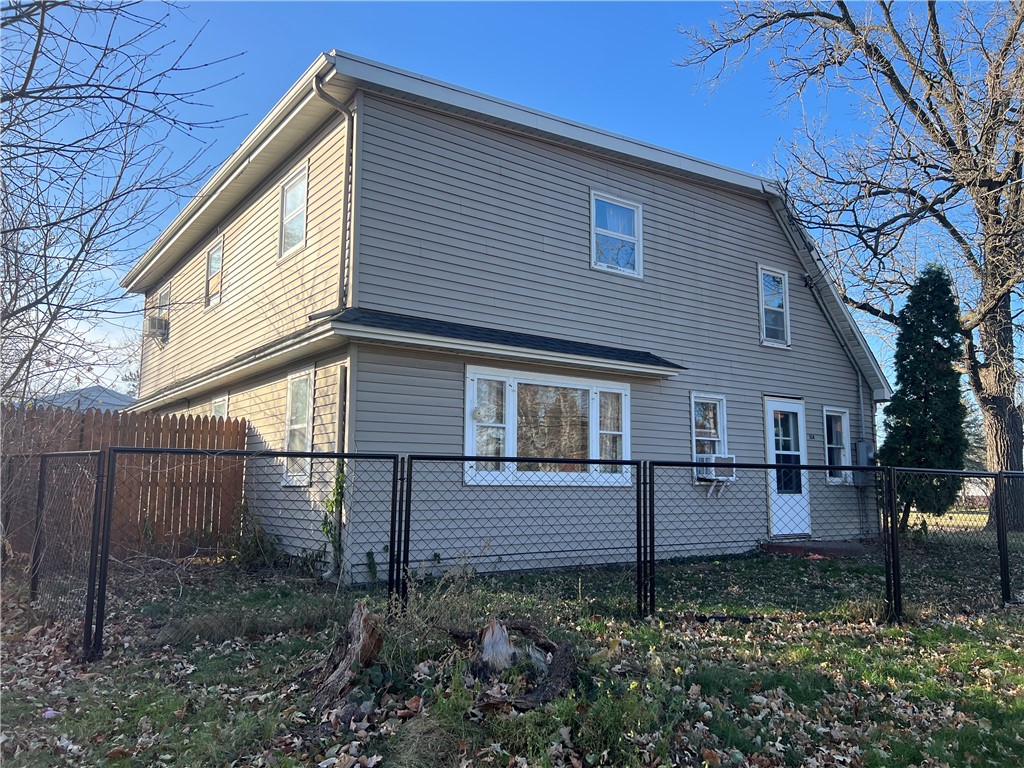 104 E Sawyer Street Rice Lake WI 54868 1597053 image1