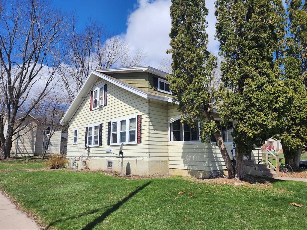 104 N Michigan Street, Eau Claire, WI 54703 MLS 1571275 Edina Realty