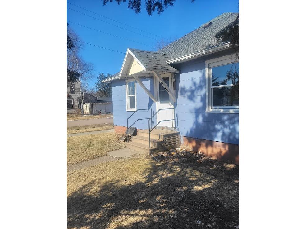 107 W Charles Merrillan WI 54754 1598618 image1