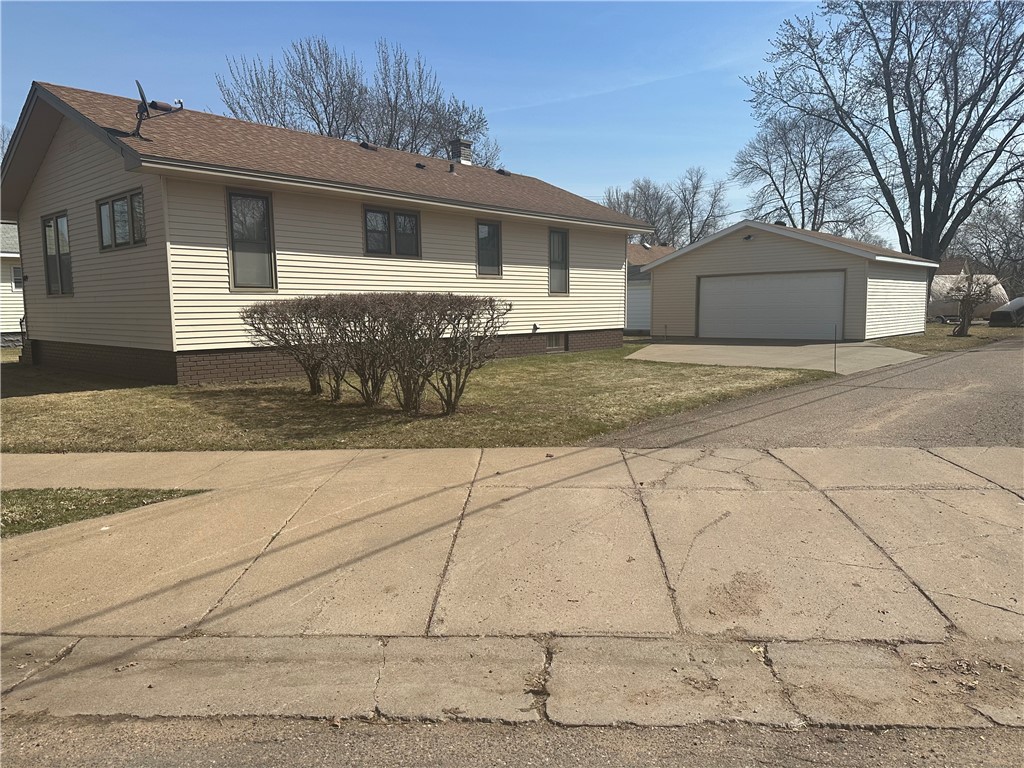 109 W Greenville Street Chippewa Falls WI 54729 1571822 image1