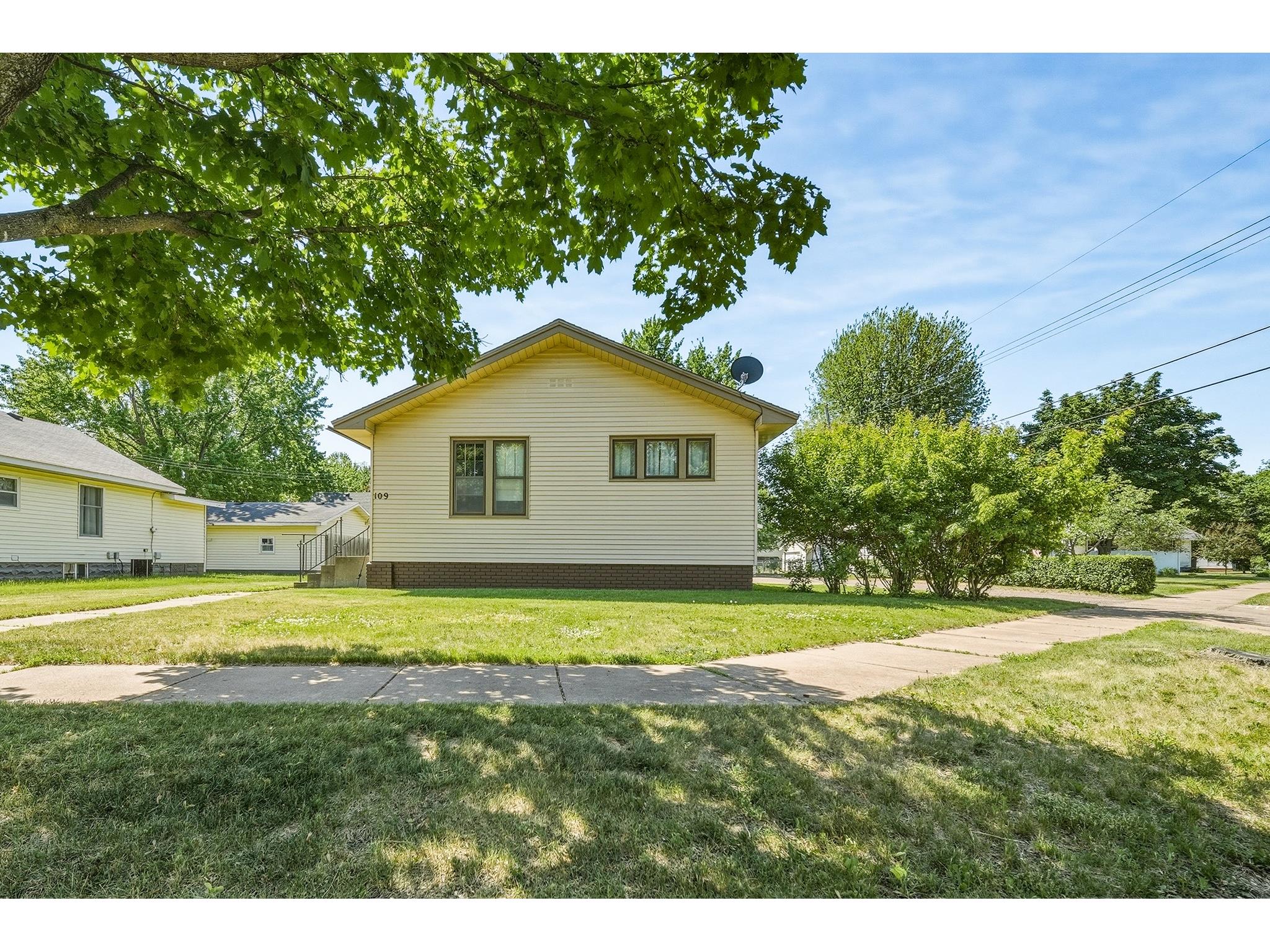 109 W Greenville Street Chippewa Falls WI 54729 1601906 image1