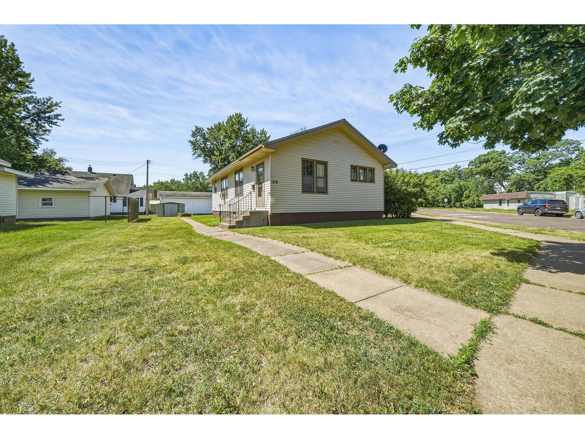 109 W Greenville Street Chippewa Falls WI 54729 1601906 image11