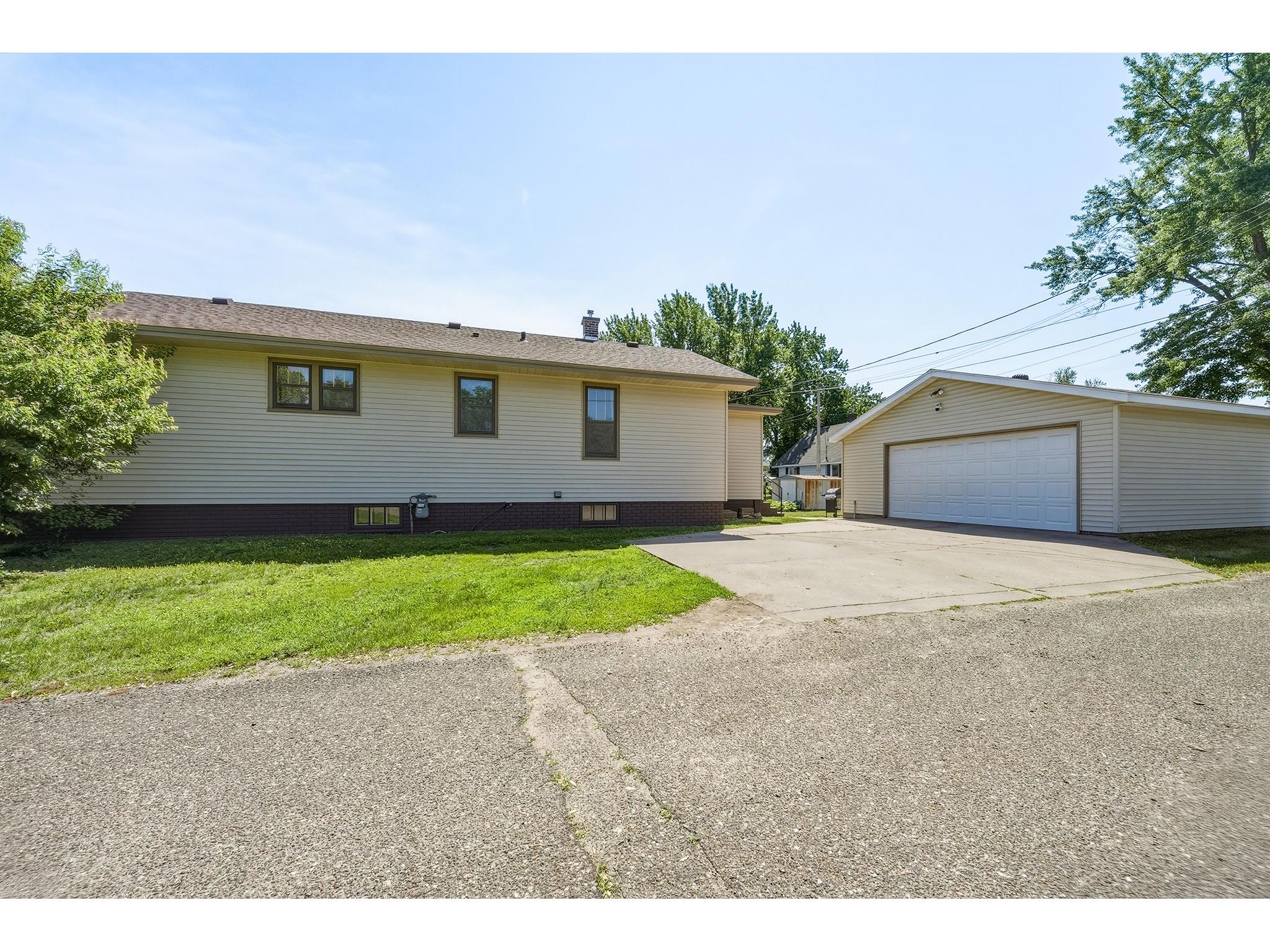109 W Greenville Street Chippewa Falls WI 54729 1601906 image3