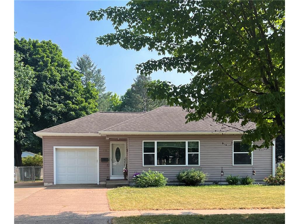 109 W Polk Avenue Eau Claire WI 54701 1573841 image1