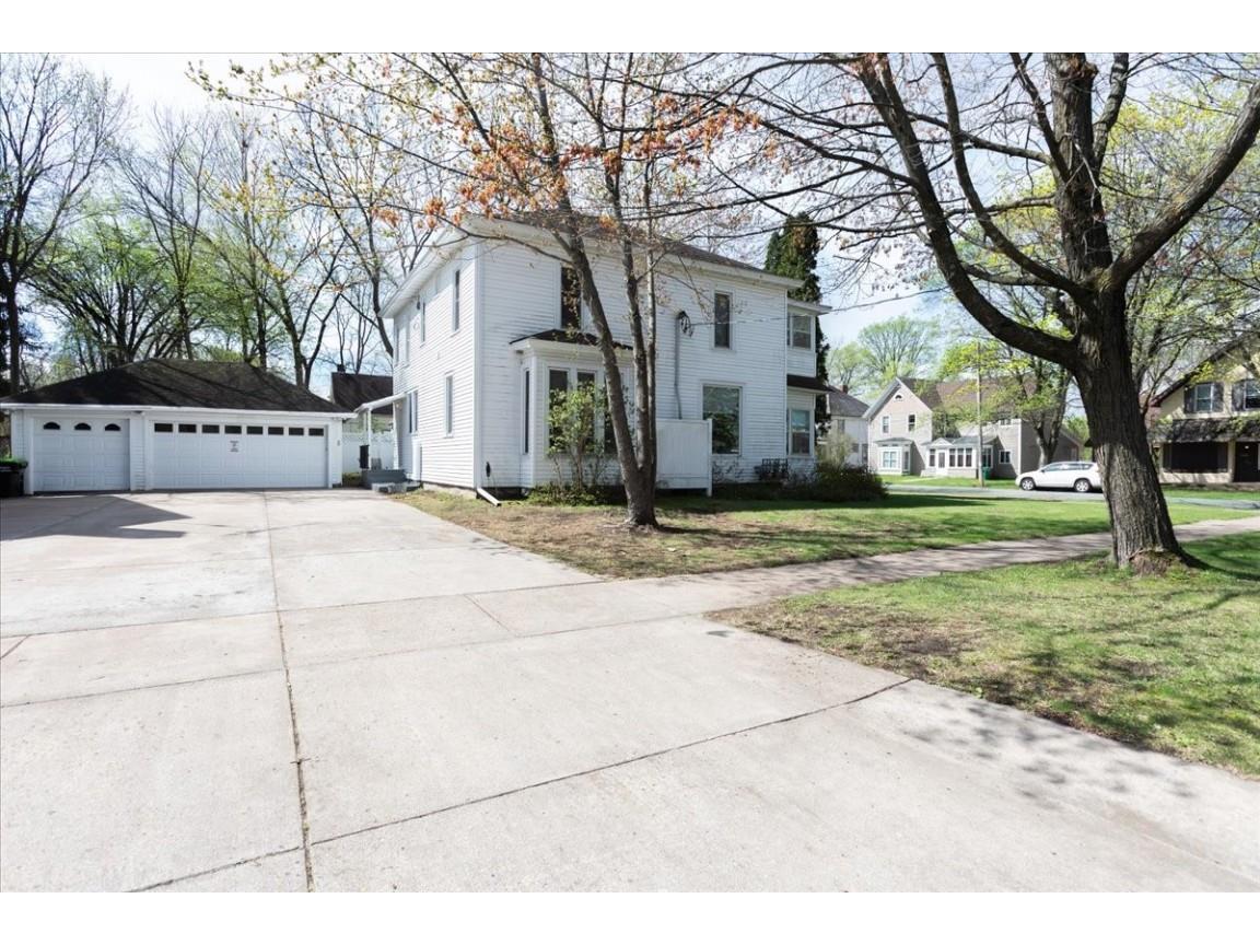1104 7th Street E #1104/1104-1/2 Menomonie WI 54751 1600459 image1