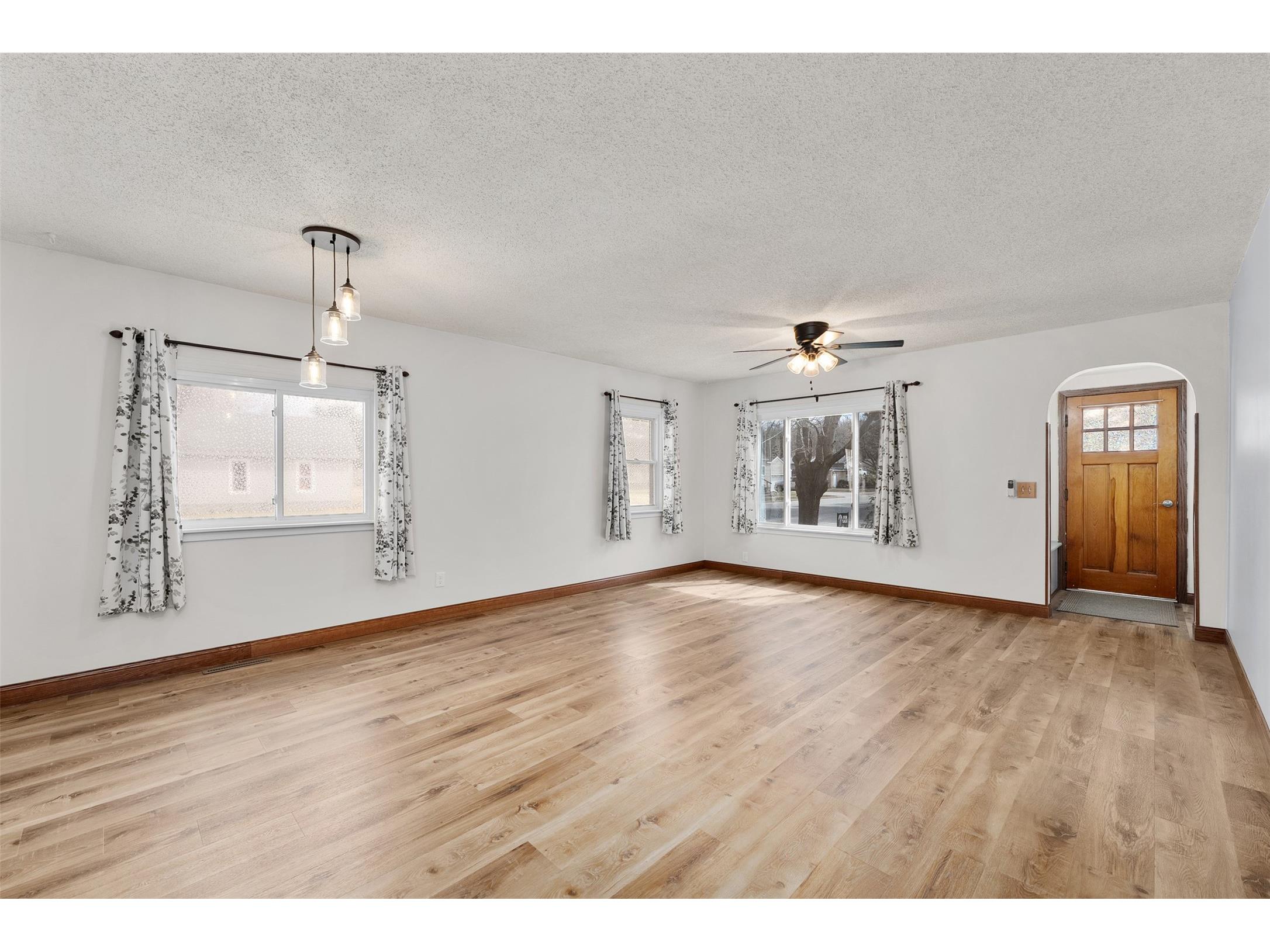 1104 Garfield Avenue Altoona WI 54720 1599684 image12