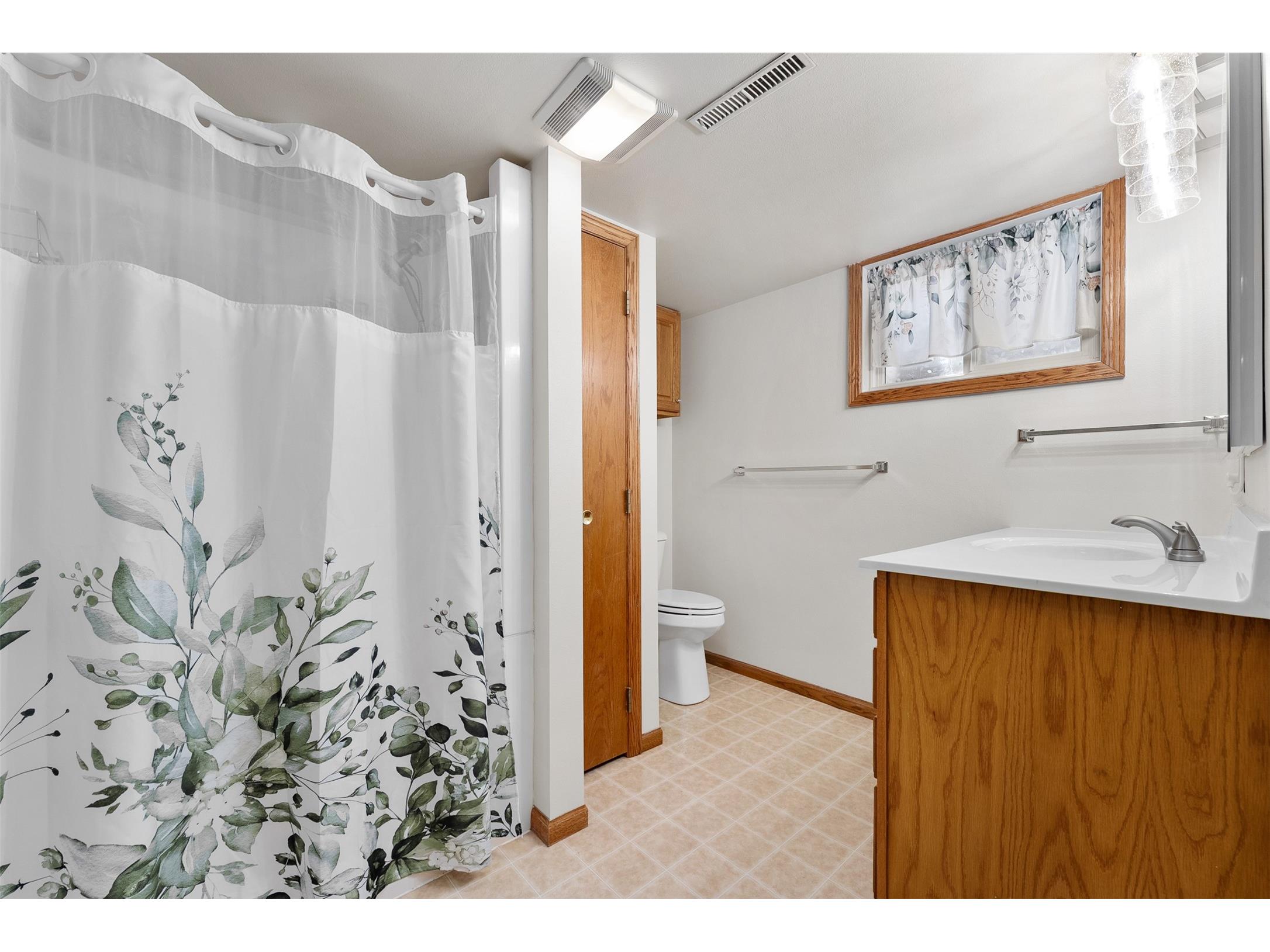 1104 Garfield Avenue Altoona WI 54720 1599684 image25