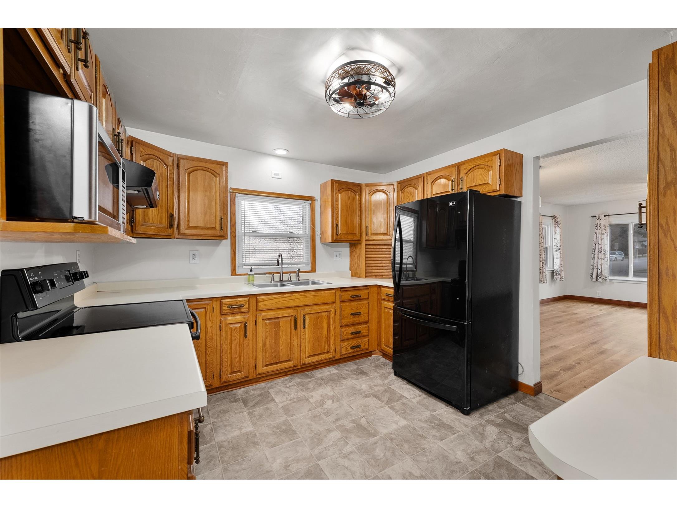 1104 Garfield Avenue Altoona WI 54720 1599684 image5