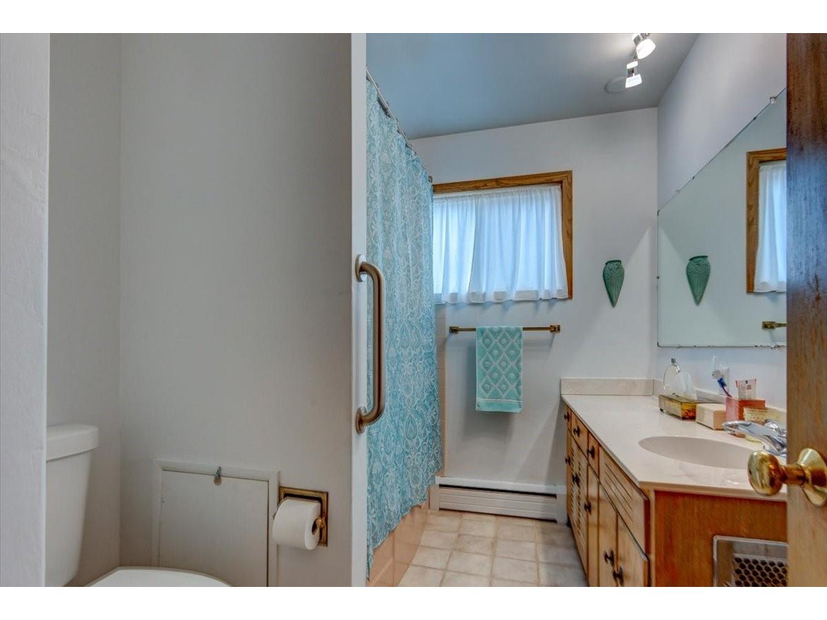 1108 Stout Street Menomonie WI 54751 1599800 image22
