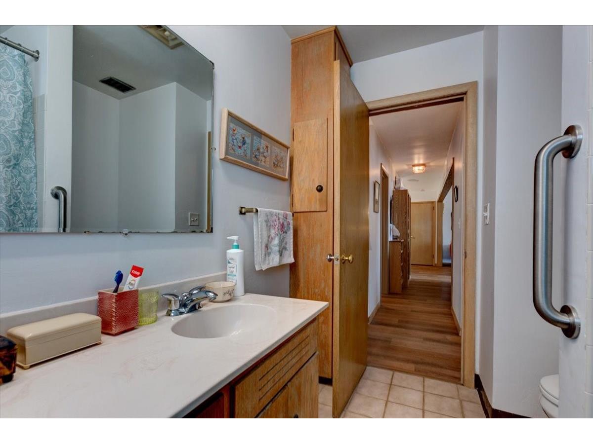 1108 Stout Street Menomonie WI 54751 1599800 image23