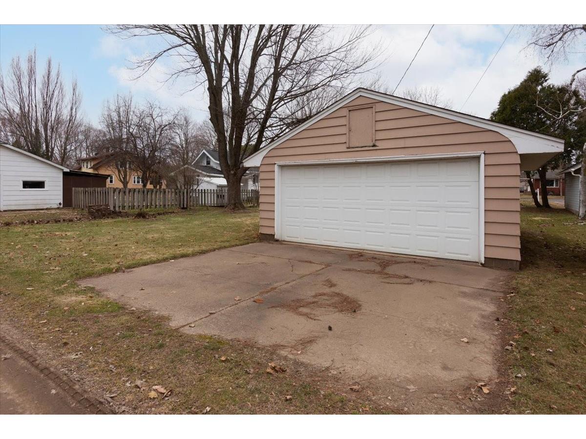 1108 Stout Street Menomonie WI 54751 1599800 image3