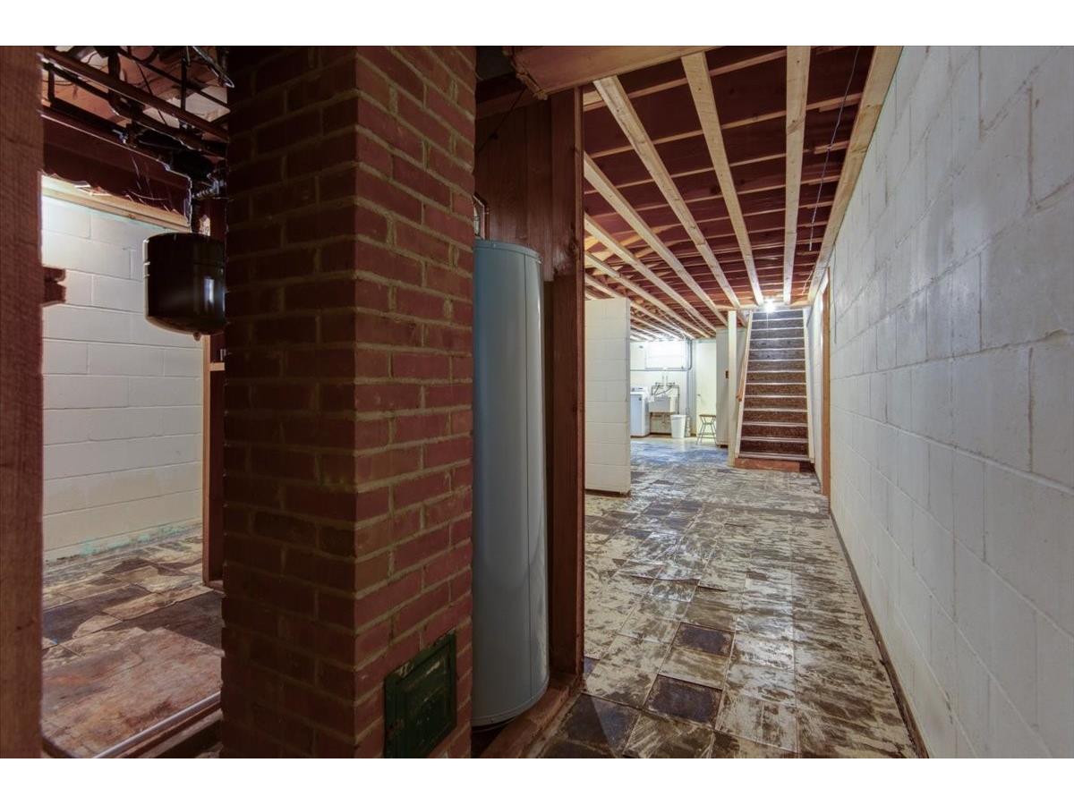 1108 Stout Street Menomonie WI 54751 1599800 image33