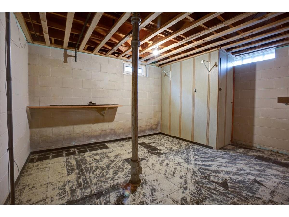 1108 Stout Street Menomonie WI 54751 1599800 image34