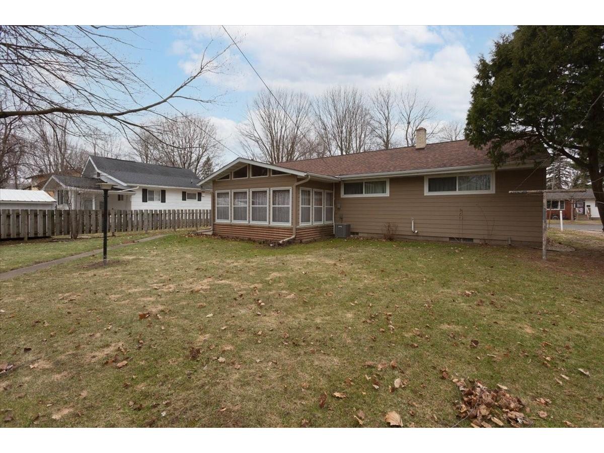 1108 Stout Street Menomonie WI 54751 1599800 image39