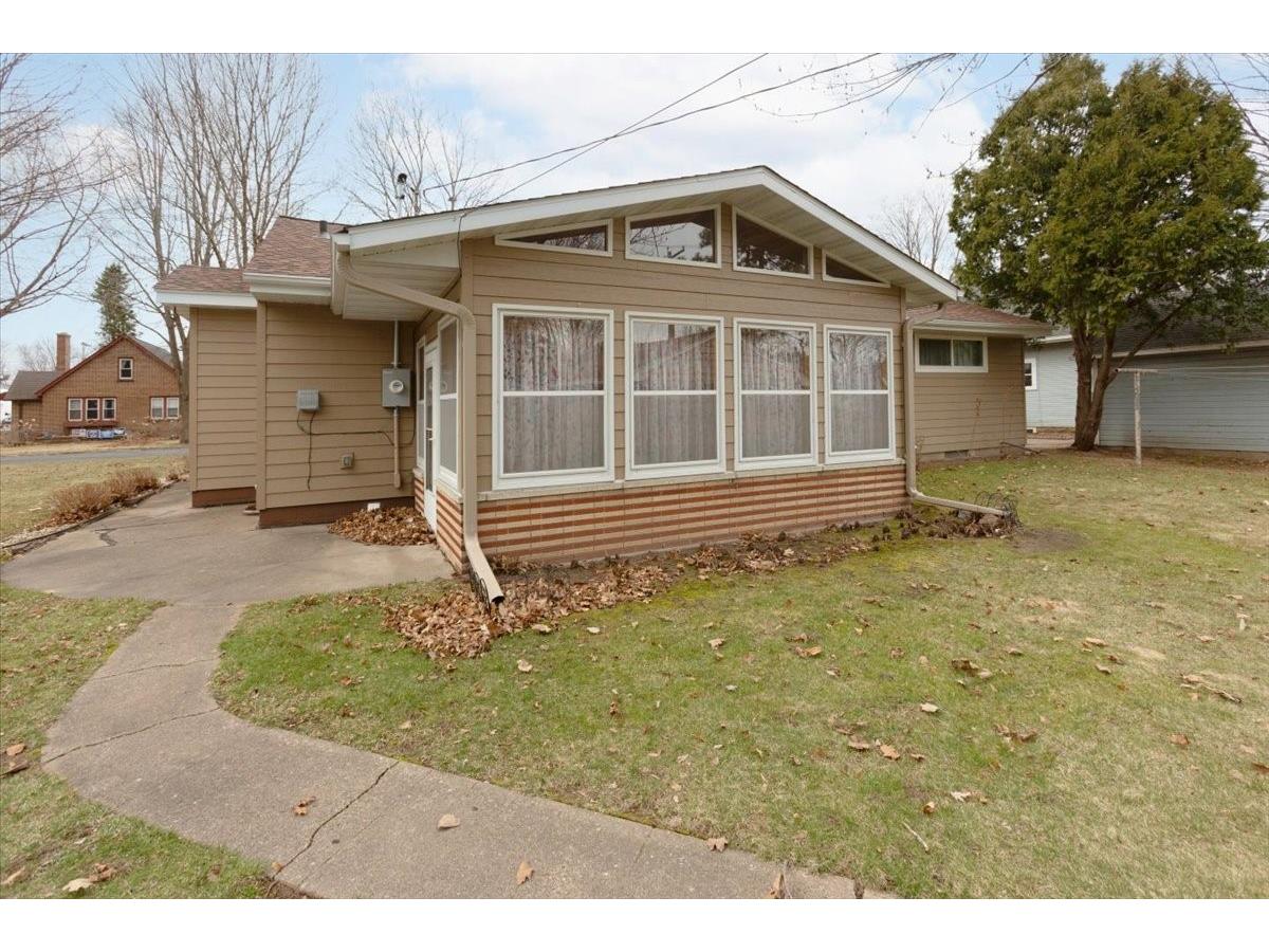 1108 Stout Street Menomonie WI 54751 1599800 image4